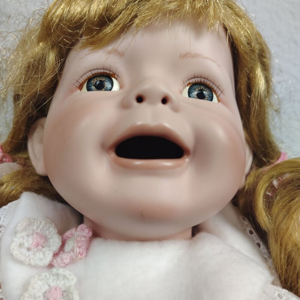 Vintage Porcelain Doll Wintac Enterprise Co. Baby Girl Blond Pink Dog - Picture 5 of 16